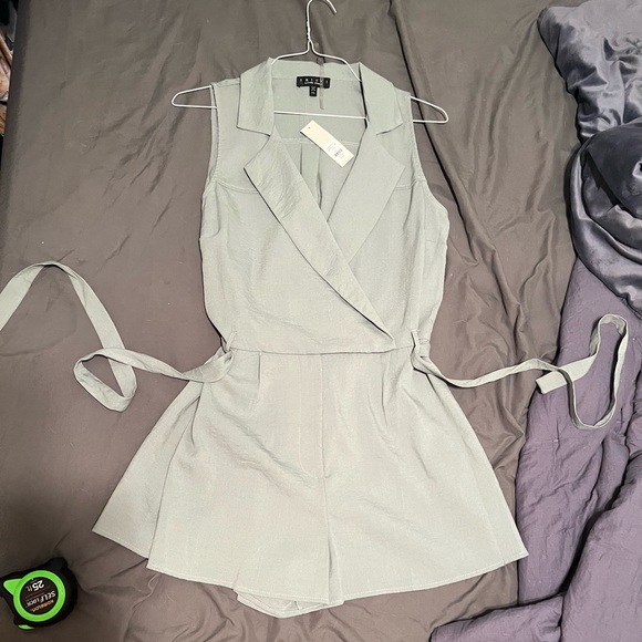 Francesca's Collections Pants - NWT TRIXXI clothing company Romper Francesca's NWT green shorts wrap XL